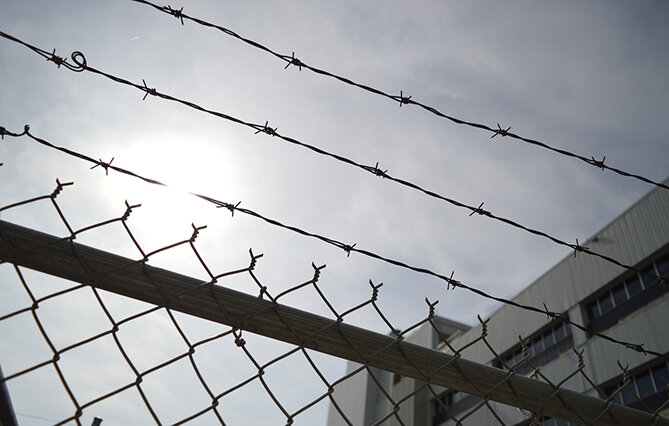 En Nouvelle-Calédonie, le garde des Sceaux inaugure le centre de détention de Koné