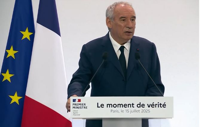Année blanche, taxe sur les colis, jours fériés sacrifiés : le tournant budgétaire de 2026 à la sauce François Bayrou