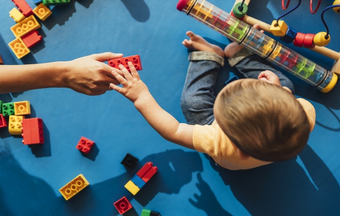 Attestation d’honorabilité : après un premier bilan « inquiétant », les associations de protection de l’enfance veulent aller plus loin