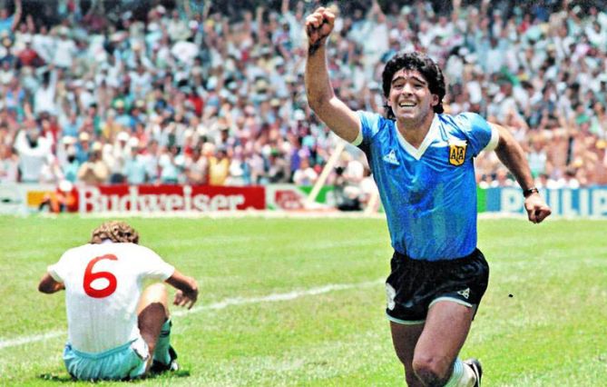 Bataille judiciaire autour de la vente aux enchères du Ballon d’Or de Diego Maradona