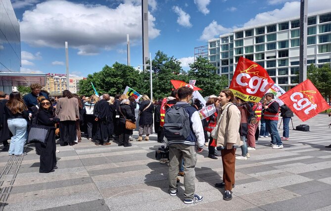 Mobilisation contre la loi Attal : « Incarcérer des mineurs ne fera qu’empirer la situation »