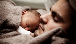 Congé paternité : un allongement dans la lignée des initiatives européennes