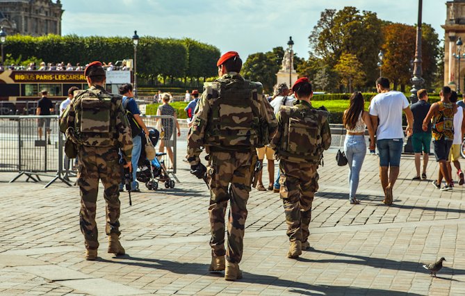 Le ministère des armées publie le premier manuel français de droit des opérations militaires