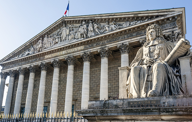 À l’Assemblée nationale, l’ensemble des présidents du bureau des huit commissions permanentes réélus