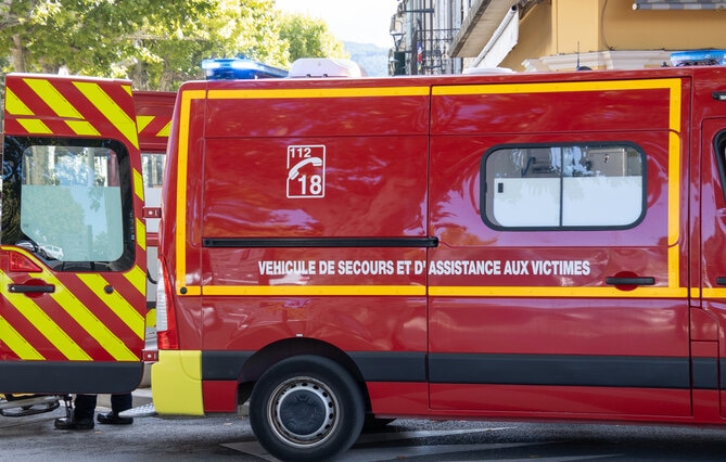 (78) Tribunal de Versailles : « À chaque fois, il sort des lames... »