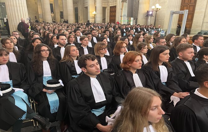 Prestation de serment de l’ENM : une cérémonie « entre espoir et noirceur »